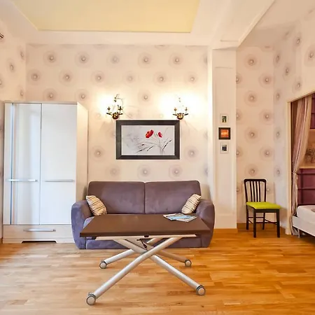 Apartment Alberti *